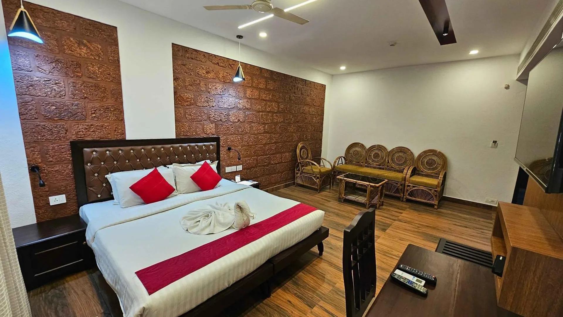 Nirmallyam Residency Hotel Edappal 4*,  India
