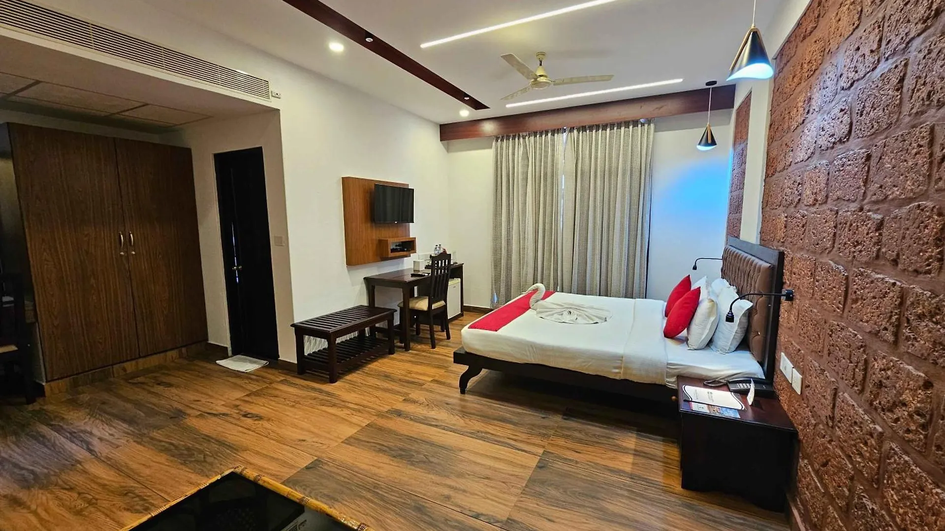 Nirmallyam Residency Hotel Edappal